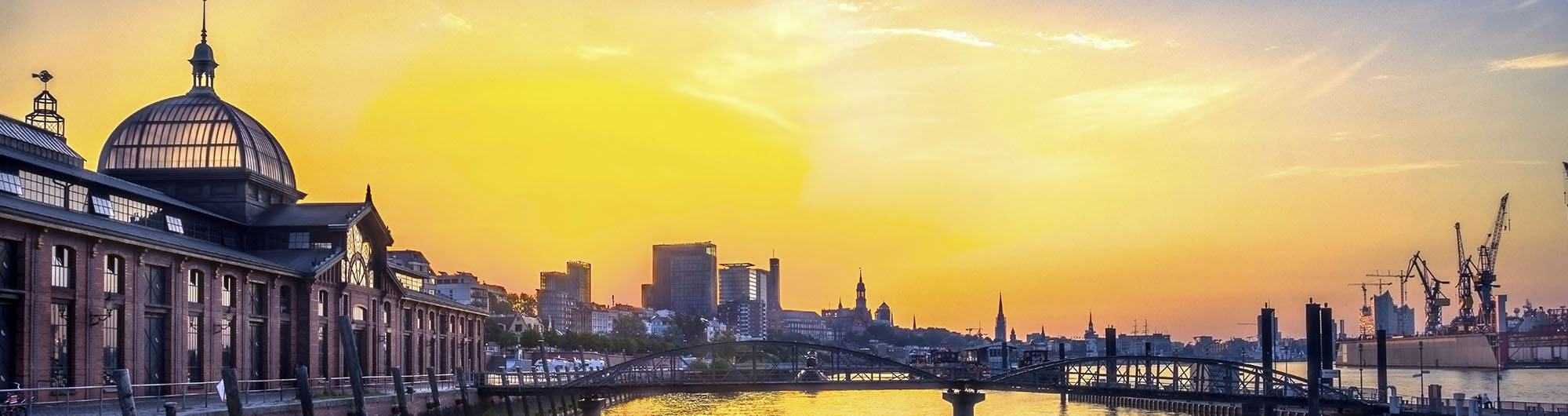 Search and compare cheap flights from Salzburg to Hamburg