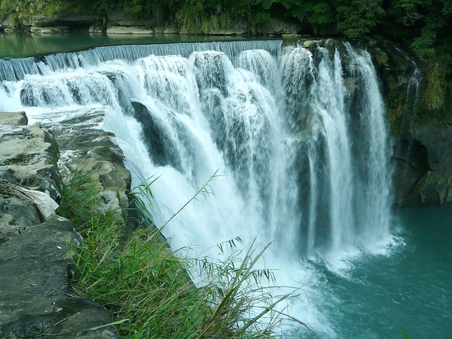 Taiwan Attractions - Shifen Waterfall
