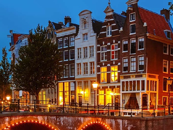 Cheap Flights from Quito to Amsterdam