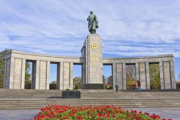 Your perfect trip... just a click away Explore the best Berlin has to offer on this hop-on hop-off bus tour. Choose from two different routes and visit many of Berlin’s top attractions, including Brandenburg Gate, Checkpoint Charlie, and the Berlin .